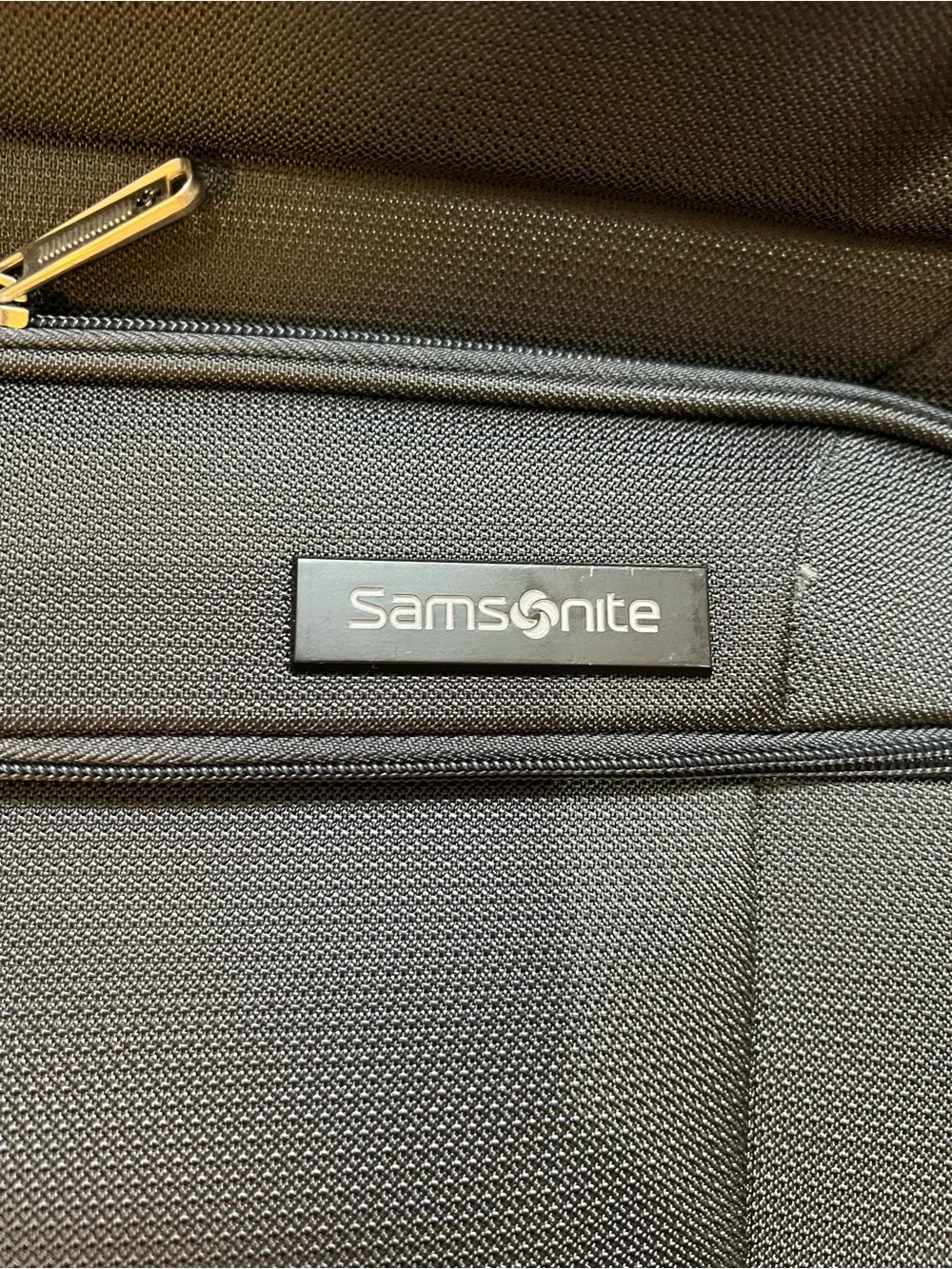 Samsonite Black Travel Garment Bag with Front Zip Pocket